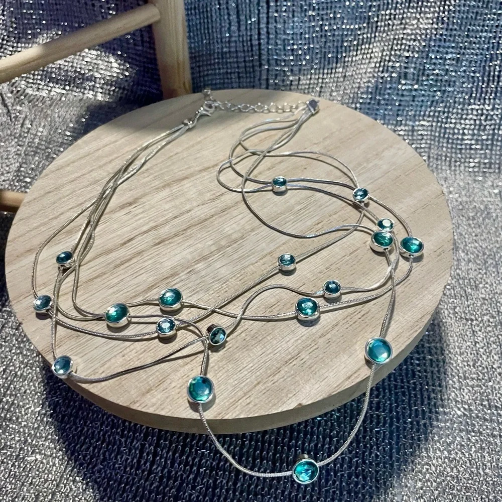 Silver Necklace, Pierced Earrings & Bracelet with blue gem stones. - Picture 6 of 11